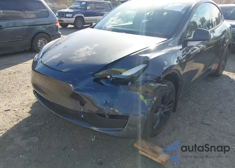 2024 Tesla Model Y Long Range Dual Motor All-Wheel Drive/Rwd из США, поврежденный, VIN 7SAYGDED3RF183932
